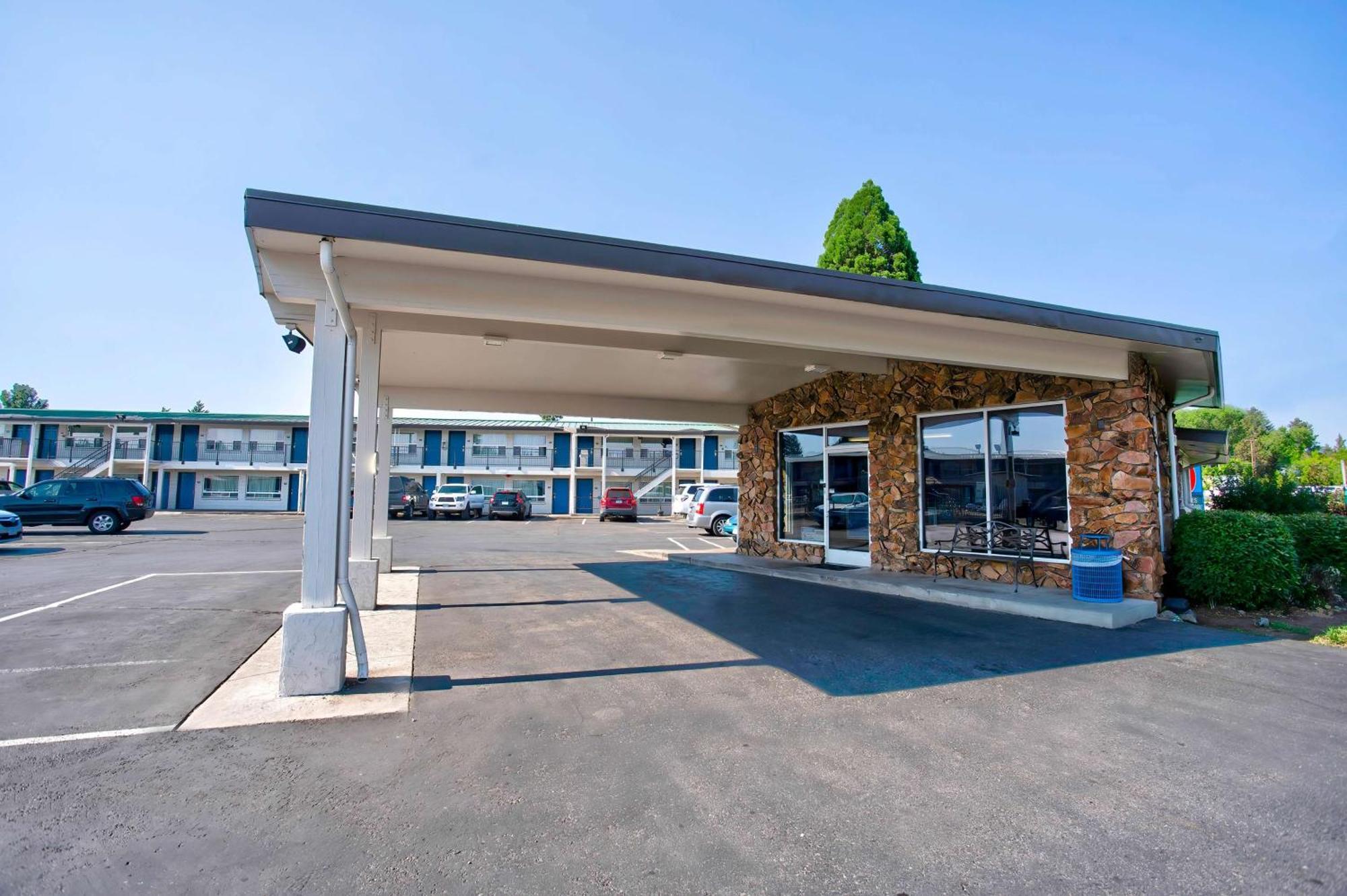 Motel 6-Bend, Or Exteriér fotografie
