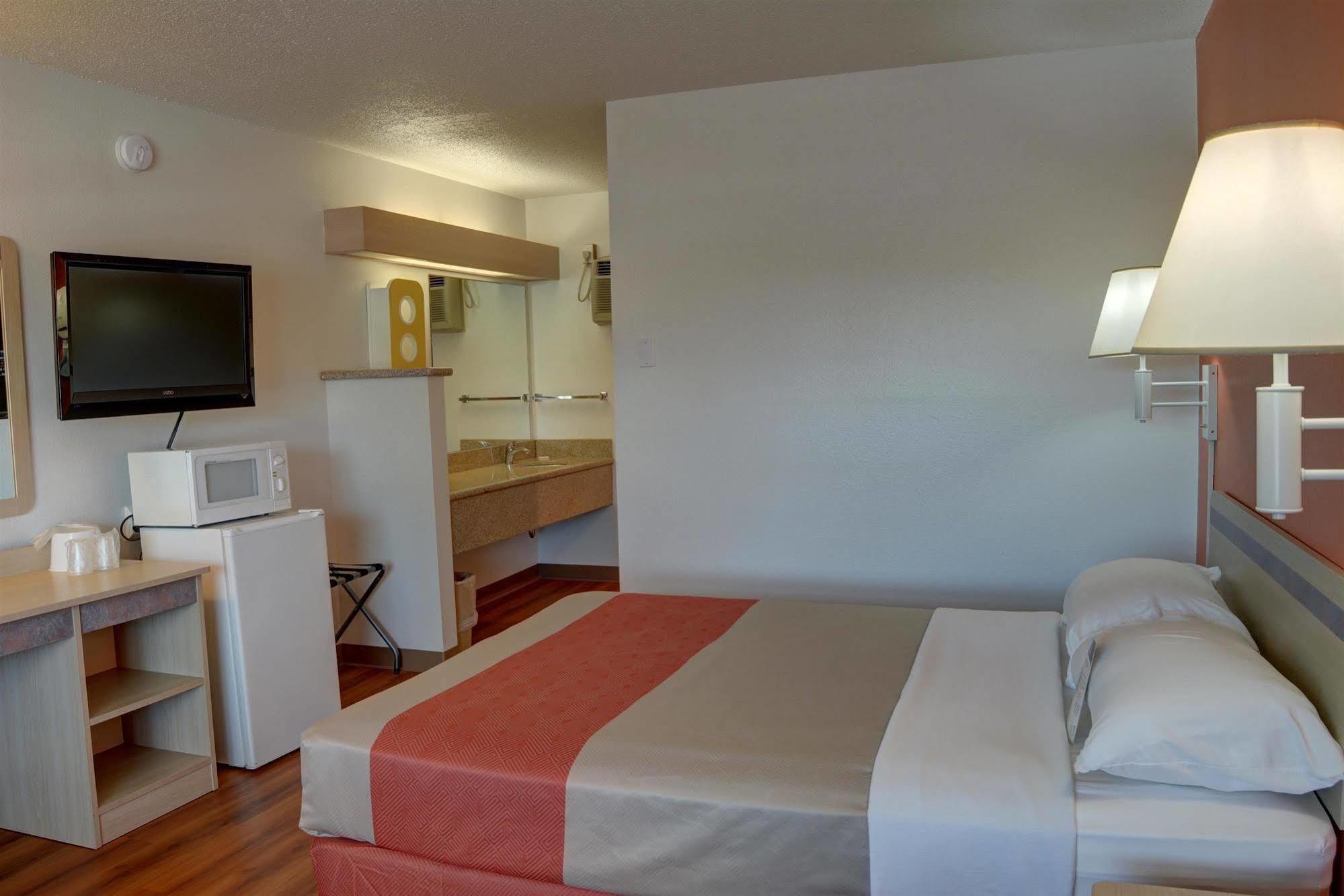 Motel 6-Bend, Or Exteriér fotografie
