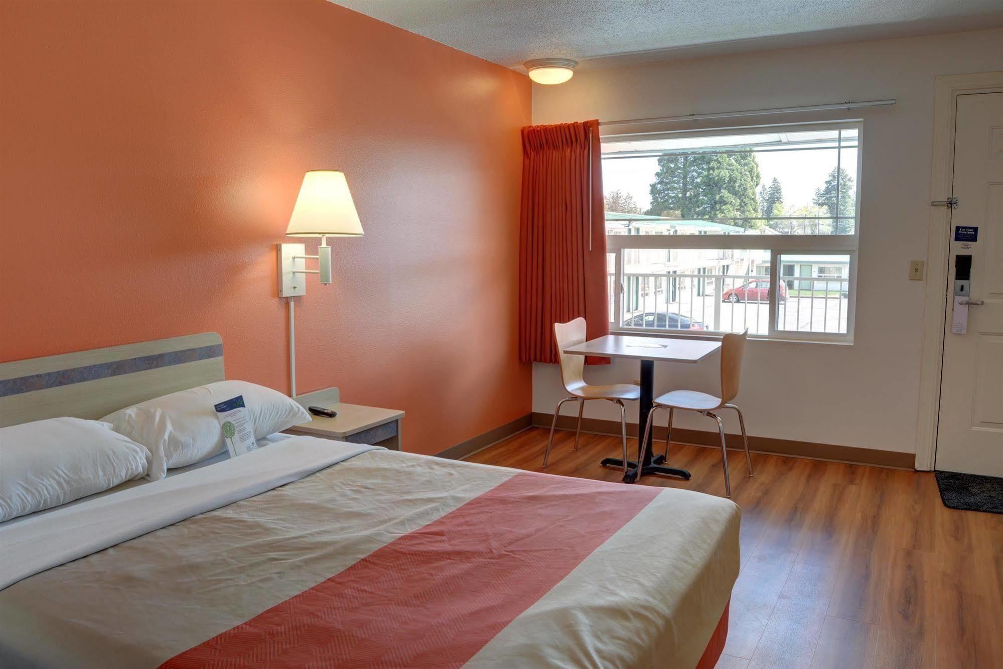Motel 6-Bend, Or Exteriér fotografie